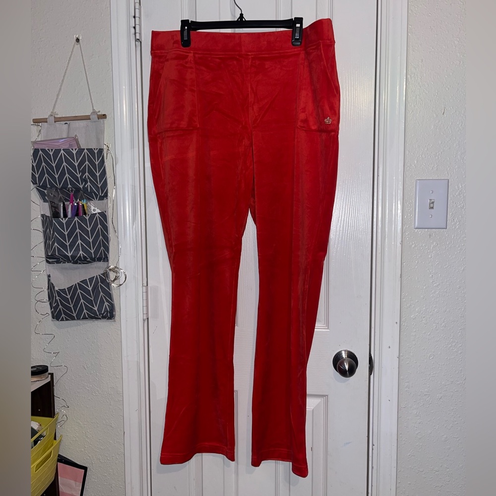Juicy couture mid rise red velour pull on pants - Picture 4 of 9